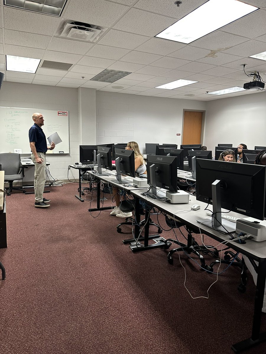 FSUSemPro's tweet image. First day of classes 🤝 Back on the grind! 🎥 

We’ve got some cool things cooking up…stay tuned! 

#fsusempro #seminoles #accnetwork