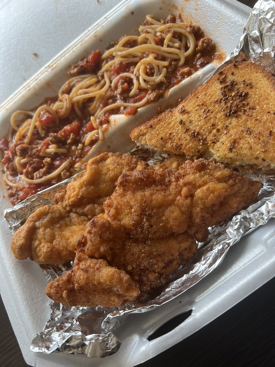 ChefBoyarDrex's tweet photo. Fried Catfish/ Vegan Stir Fry

Will be serving on Saturday, 9/2 @2:30pm. Accepting preorders &amp; payments until Friday, 9/1 @10:30pm

Denton pickup/delivery(+$4) https://t.co/m0agYI6Qw8