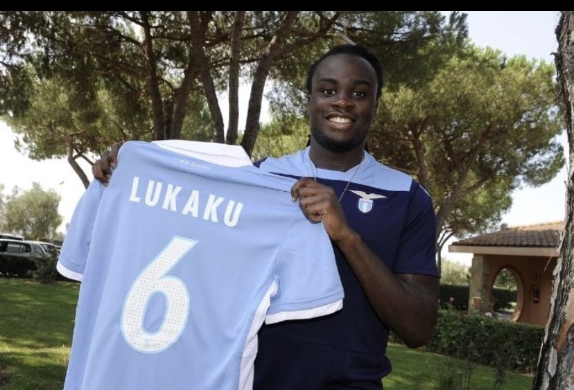 ilCalcioUbriaco's tweet photo. 👇🏻🍷

Lukaku appena atterrato a Fiumicino!
Prontissimo per la sua nuova avventura in biancoleste! 

#lukaku #lazio #seriea https://t.co/VPR6tuobTL