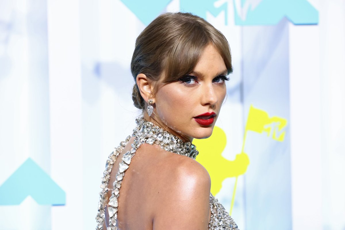Taylor Nation (@taylornation13) on Twitter photo Remember all the vigilante shit that went down a year ago at the <a href="/vmas/">Video Music Awards</a>? 😳
We went from the #TSmidnighTS announcement, to EIGHT nominations for Taylor and Anti-Hero! Let’s vote for her for EVERYTHING: vote.mtv.com 👑✨🪩💋
📸: G. Arturo Holmes / <a href="/GettyImages/">Getty Images</a> Remember all the vigilante shit that went down a year ago at the <a href="/vmas/">Video Music Awards</a>? 😳
We went from the #TSmidnighTS announcement, to EIGHT nominations for Taylor and Anti-Hero! Let’s vote for her for EVERYTHING: vote.mtv.com 👑✨🪩💋
📸: G. Arturo Holmes / <a href="/GettyImages/">Getty Images</a>