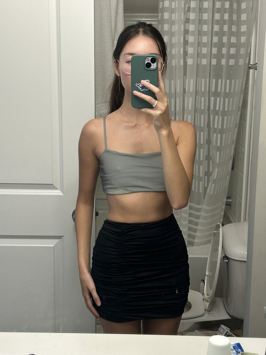 Goddessvinsin's tweet photo. Flying to New York for labor day weekend and choosing a fit for an edm festival ✈️ who’s gonna be the lucky man to spoil me? 😇 

paypig cashcow findom femdom walletdrain humanATM https://t.co/eIQVDut85l