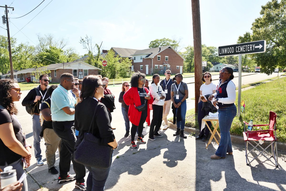 "I started the Folded Map Project so we can use segregation as the thing that connects us." <a href="/tonikagj/">Tonika Johnson</a> #segregation #connection #diversity #socialinfrastructure #socialcapital #Chicago <a href="/_BronT_/">Bron Thurman</a> <a href="/Medium/">Medium</a> #CivicCommonsUS #cities link.medium.com/1cvuKLdJDCb