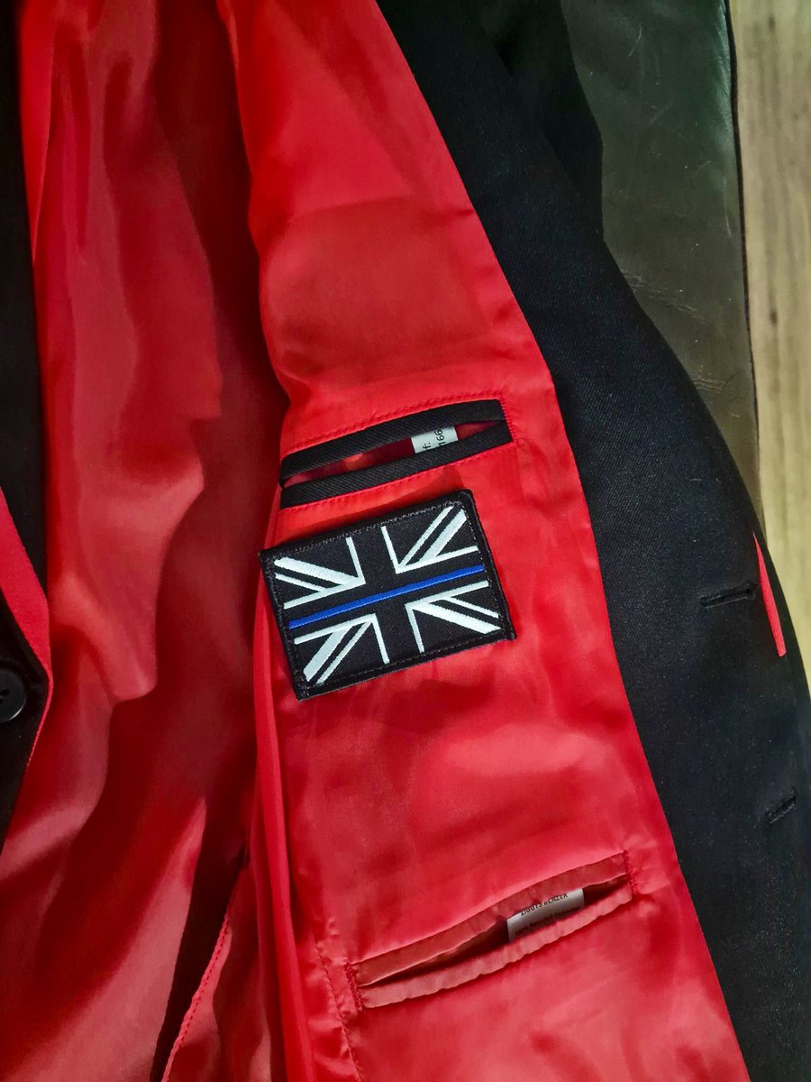 ___JUST___JAY's tweet photo. A little added bonus to my new school blazer is my @UK_COPS Thin Blue Line patch 🤫🤫💙💙
#PoliceFamily #ThinBlueLine #RememberFallenHeroes https://t.co/IHMS11X5Aa