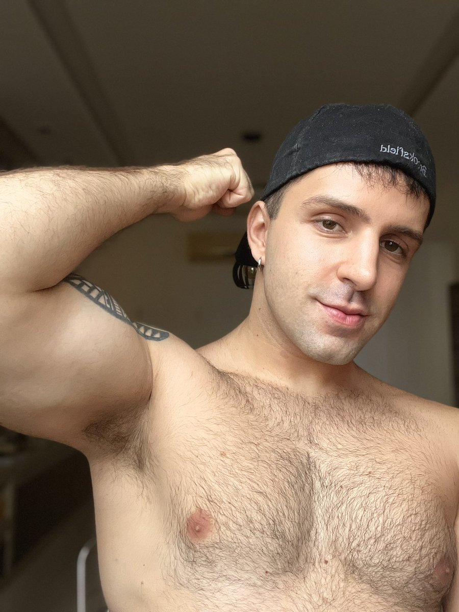 francis_marra's tweet photo. O dia pede um corpo quente. https://t.co/mfrtNrVdqr