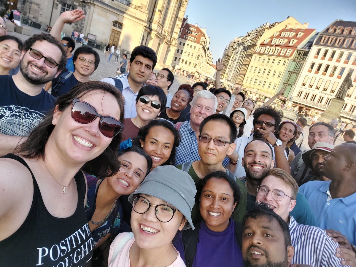 _renatacferrari's tweet photo. And so the #AvHstudytour ended, although I could go on for 2 more weeks 🥲. I cannot thank the @AvHStiftung enough for giving us this opportunity and for bringing us together. After Berlin, we did great tours in Dresden, park S. Schweiz, Weimar, & had a final dinner together ❤️🌻 https://t.co/gQnDolj9YA