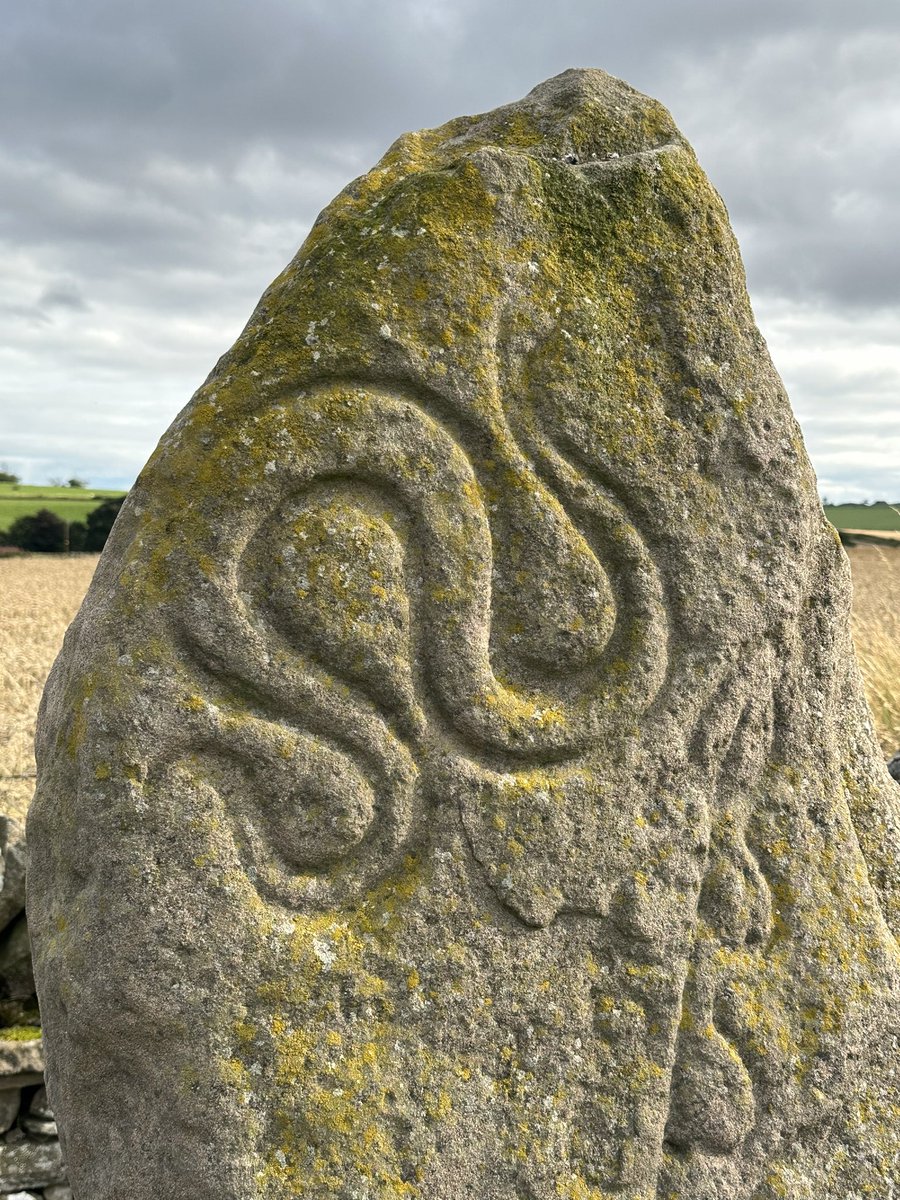 WWPostdadW's tweet photo. #Pictish art.  Paganism meets Christianity, C8th, on reverse sides of sculptured stone &amp; cross. #Meigle &amp; East Coast #Scotland 

see|try|explore|learn|imagine https://t.co/YS0okCFzc8