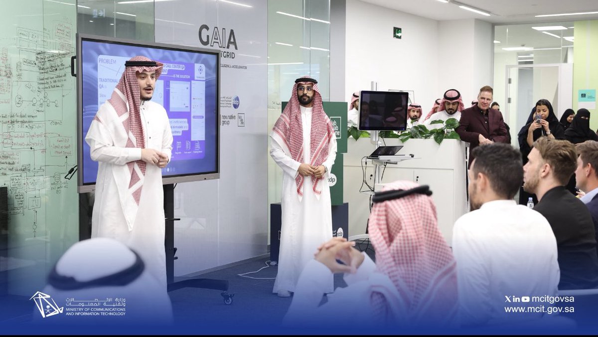 SummarizeX (@summarizex) on Twitter photo معالي <a href="/aalswaha/">عبدالله عامر السواحهAbdullah Alswaha</a> يزور مسرعة الذكاء الاصطناعي التوليدي <a href="/gaia_mena/">GAIA | غاية</a> والتي اطلقها البرنامج بالتعاون مع <a href="/NewNativeAI/">New Native</a> و @sdaia_sa، ويلتقي برواد الأعمال أصحاب المشاريع التقنية المبتكرة باستخدام الذكاء الاصطناعي التوليدي و التي تخدم قطاعات الصحة والبيئة والأعمال. معالي <a href="/aalswaha/">عبدالله عامر السواحهAbdullah Alswaha</a> يزور مسرعة الذكاء الاصطناعي التوليدي <a href="/gaia_mena/">GAIA | غاية</a> والتي اطلقها البرنامج بالتعاون مع <a href="/NewNativeAI/">New Native</a> و @sdaia_sa، ويلتقي برواد الأعمال أصحاب المشاريع التقنية المبتكرة باستخدام الذكاء الاصطناعي التوليدي و التي تخدم قطاعات الصحة والبيئة والأعمال.