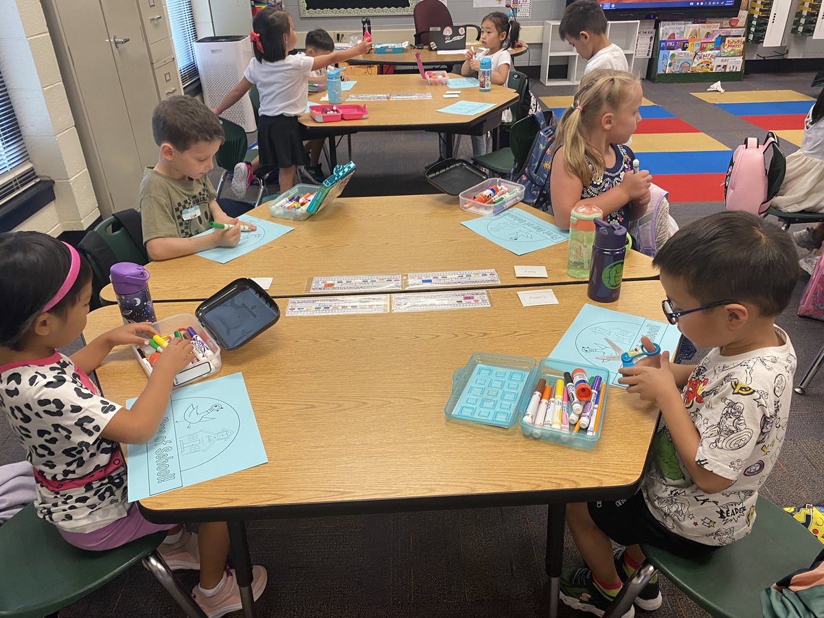 CampiCougars's tweet photo. Our kindergarten students are off to a great start and working hard on their first day! We can’t wait so see all that they accomplish this year and in the coming years! #54FirstDay #MovingMountains https://t.co/CYDqf4N6cI