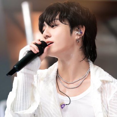 btschartsxdaily's tweet photo. 📊 #Jungkook “Seven” becomes the FIRST song by MALE act to earn 800M on-demand streams globally in 2023! https://t.co/miPLdVI9hV