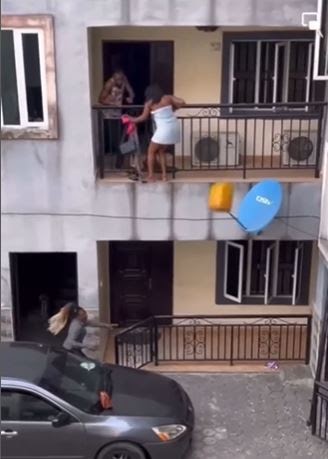 NGRNewspaper's tweet photo. Lady Begs After Being Caught With a Married Man https://t.co/mWtivSpzVQ https://t.co/OLAVYv2mNI