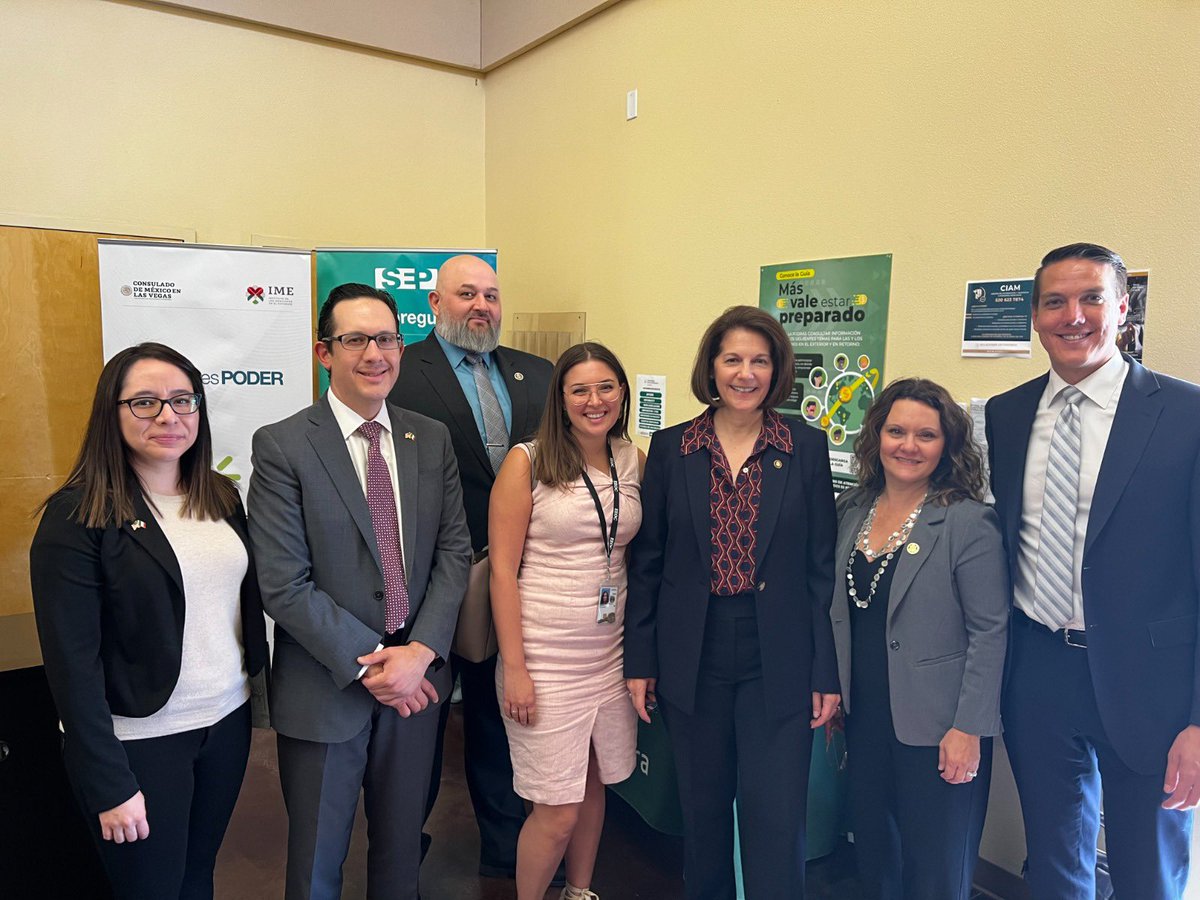 JulianEscutia's tweet photo. La visita de trabajo de la Sen. @SenCortezMasto a @ConsulMexLvn coincidió con el inicio de la Semana de Derechos Laborales #SDL. Conversó con representantes de @ArribaLasVegas y @EEOCespanol Todo el apoyo a personas #trabajadoras #migrantes en #Nevada https://t.co/LQ4QswTY2n