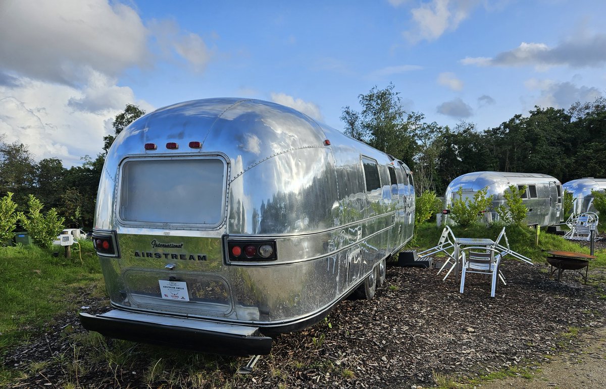 Charlee_W's tweet image. Great accommodation at @EdenProject @YHAOfficial #airstream