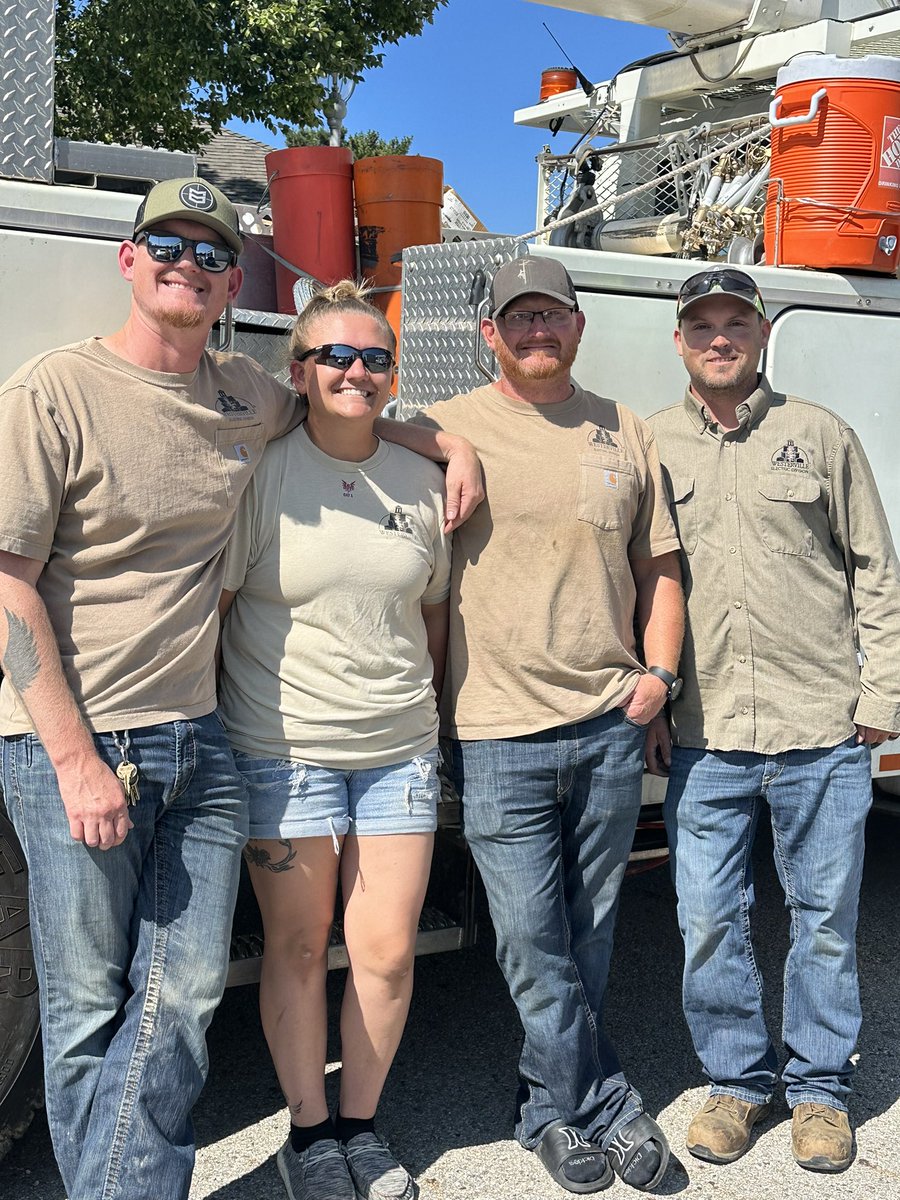 These #Westerville lineworkers are heading to #Florida to provide mutual aid. Please join us in wishing all #MutualAid providers safe travels. #HurricaneIdalia #wepoweron #publicpower #communitypowered @amppublicpower @publicpowerorg