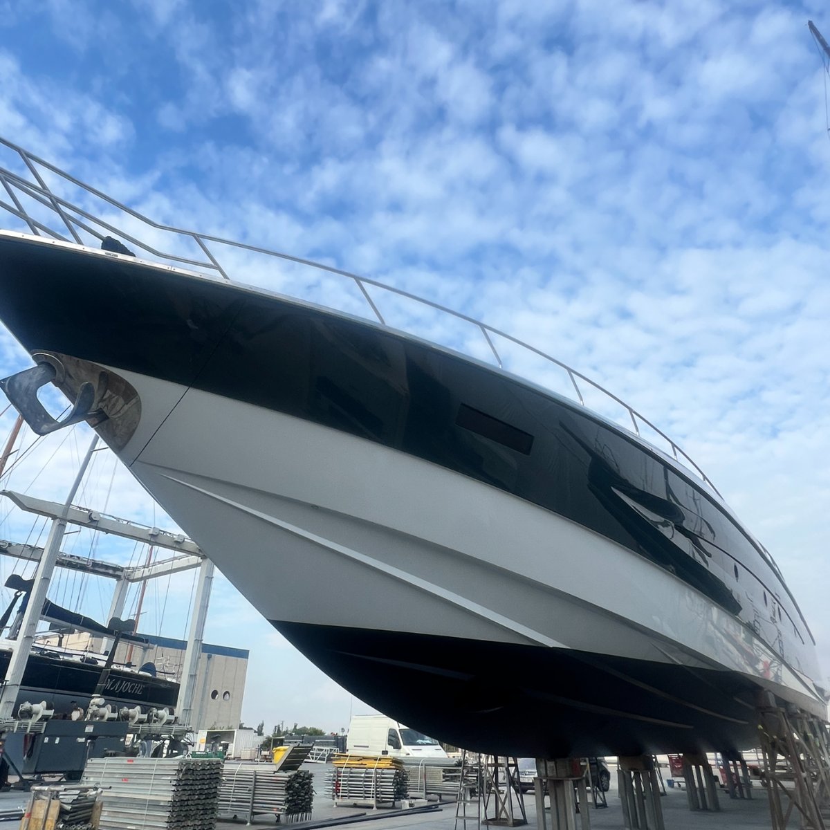 VaraderoVLC's tweet photo. ¡Como nuevo!
#varaderovalencia #refitandrepair #summerrefit #refitinvalencia #summer2023 #yacht #yachtrefit #yachtpaint #shipyard #yachtindustry #boat #boatrefit #yachtmaintenance #valencia https://t.co/bcPQZkXkGq