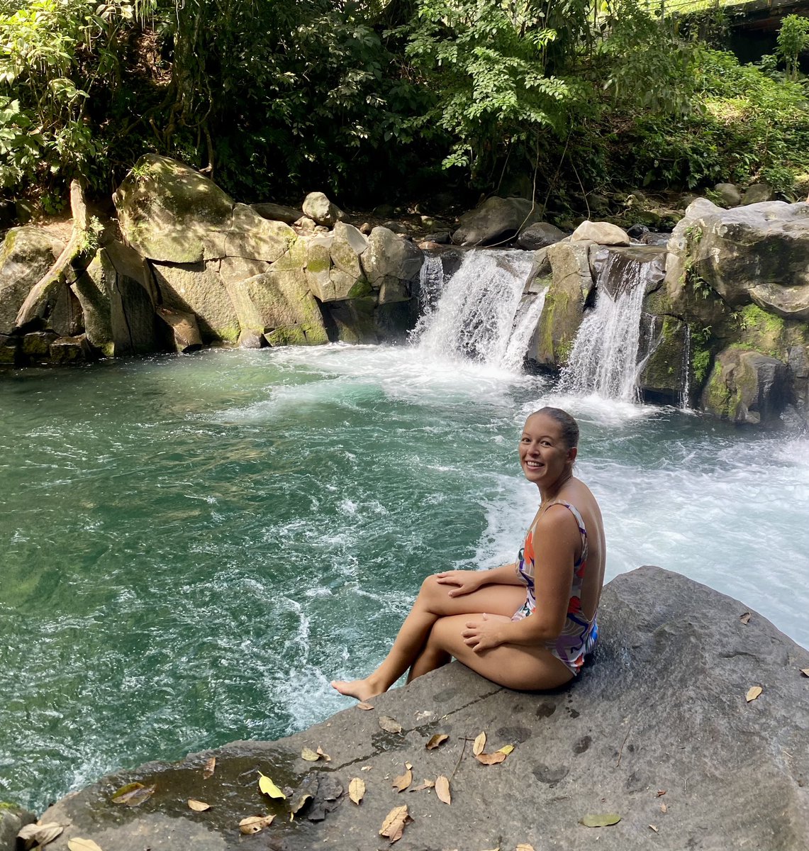 Clarageogteach1's tweet photo. Country 9) Costa Rica 

Monteverde Cloud Forest and La Fortuna, another week of hiking and enjoying the nature 🌳🇨🇷 https://t.co/t9TqYT4tAd