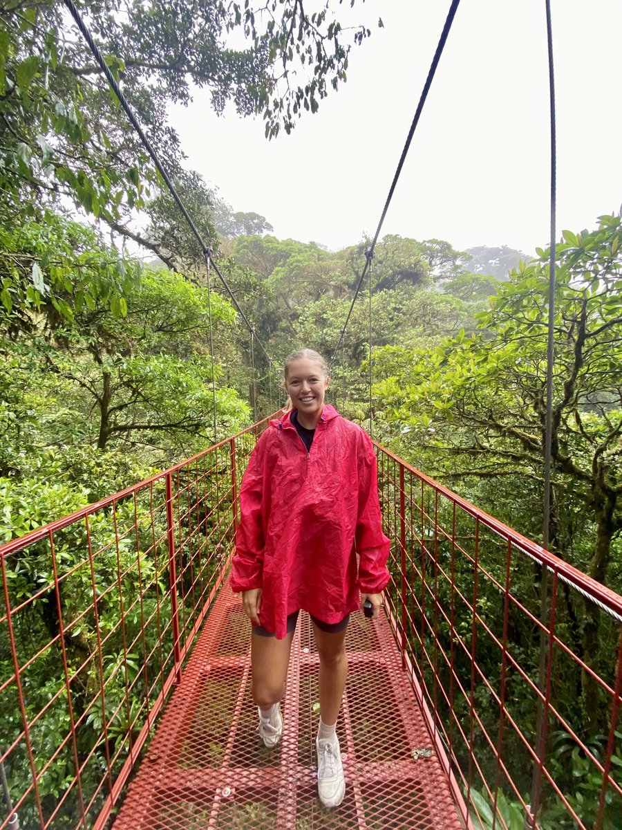Clarageogteach1's tweet photo. Country 9) Costa Rica 

Monteverde Cloud Forest and La Fortuna, another week of hiking and enjoying the nature 🌳🇨🇷 https://t.co/t9TqYT4tAd