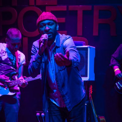 AntThomaz1's tweet photo. Headline Show #Glasgow #NewProfilePic ๐ธ#KevinKerrPhotography #SWG3 #PoetryClub #AntThomaz #ChrisGordon #Scotland #UK https://t.co/9vkhNOSwWr