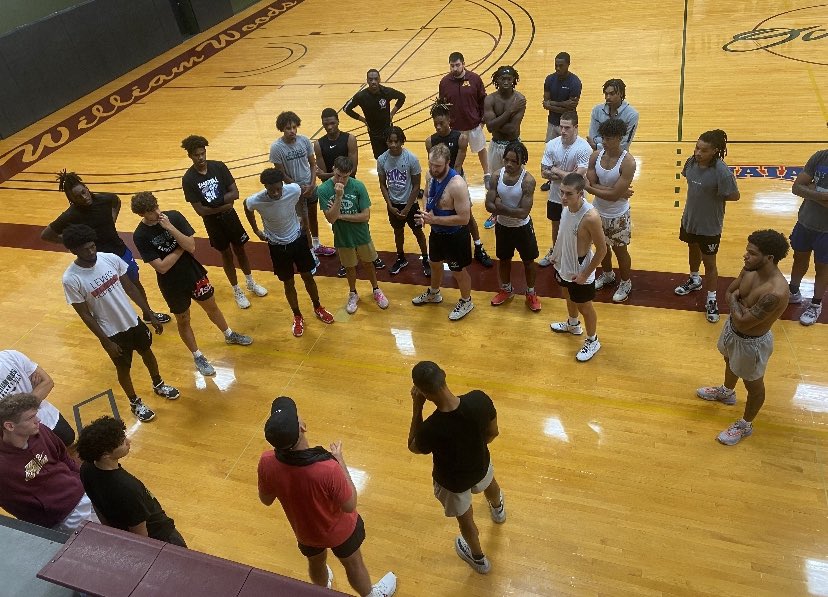 Huge shoutout to Grant Greenberg for coming by &amp; speaking to our group! Great message on what it takes from the current Pro &amp; 4x All-American! We appreciate it @grant23g 🦉
