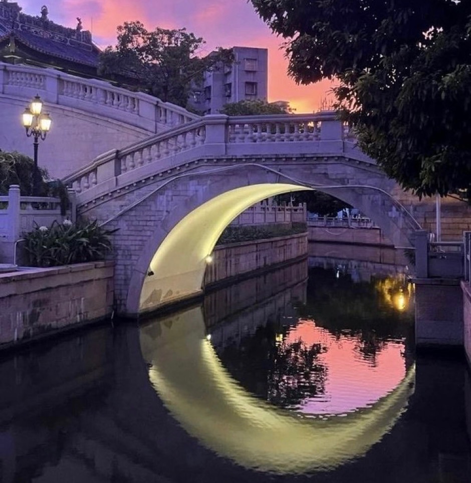 bellalunaestela's tweet photo. meet me at the crescent moon bridge https://t.co/KVTelha6bo