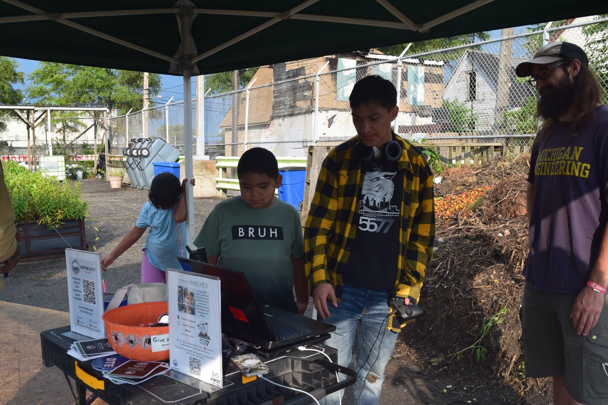 FRC5577's tweet image. Had so much fun at the Cadillac Urban Gardens Flora Fiesta. Thank you so much for inviting us!
#cadillacurbangardensonmerritt #cadillacurbangardens #gradens #nonprofit #support #community #communityoutreach #entertainment #shiwcasing #offseason #stemeducation #stem #havingfun