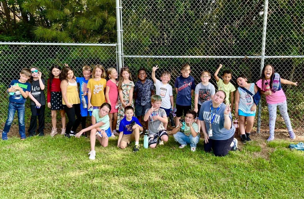 waver_erin's tweet photo. The Fun Run was a huge success!! We had a great time!💛💙 @CherokeeSchools https://t.co/Lkwrhz4H9j