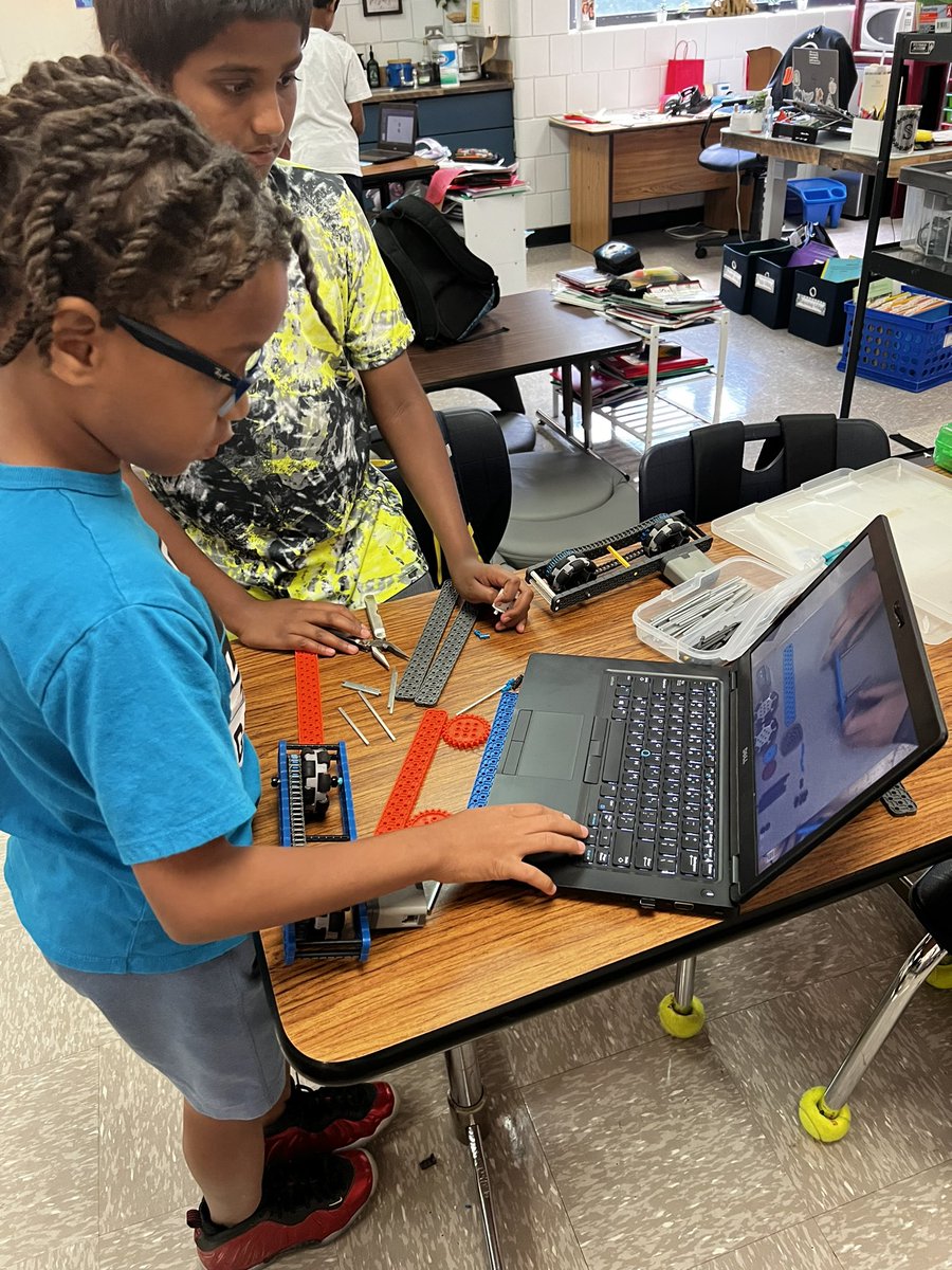 Adrienne Sams tweet media