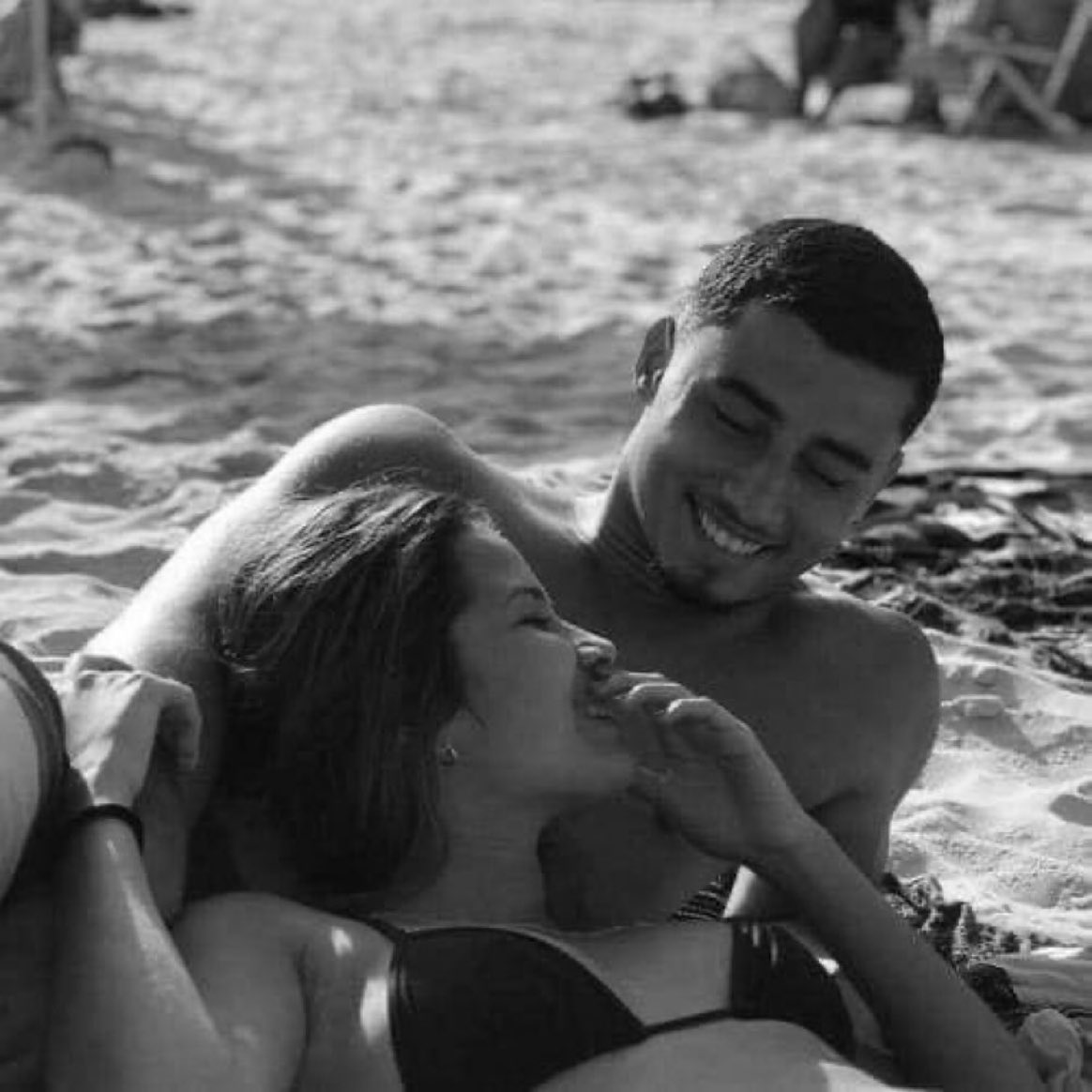 Muito bom encontrar alguém que nos faça feliz..❤️🫶🏾