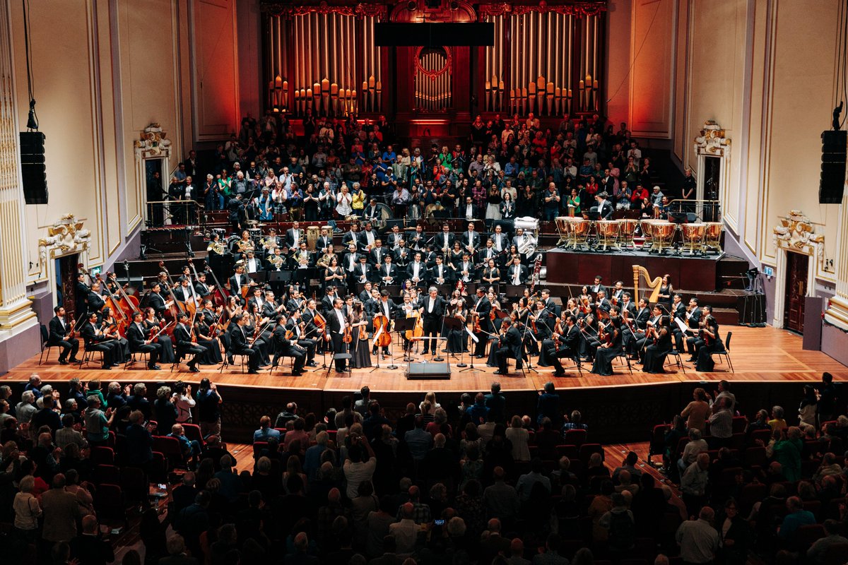 Gustavo Dudamel tweet media