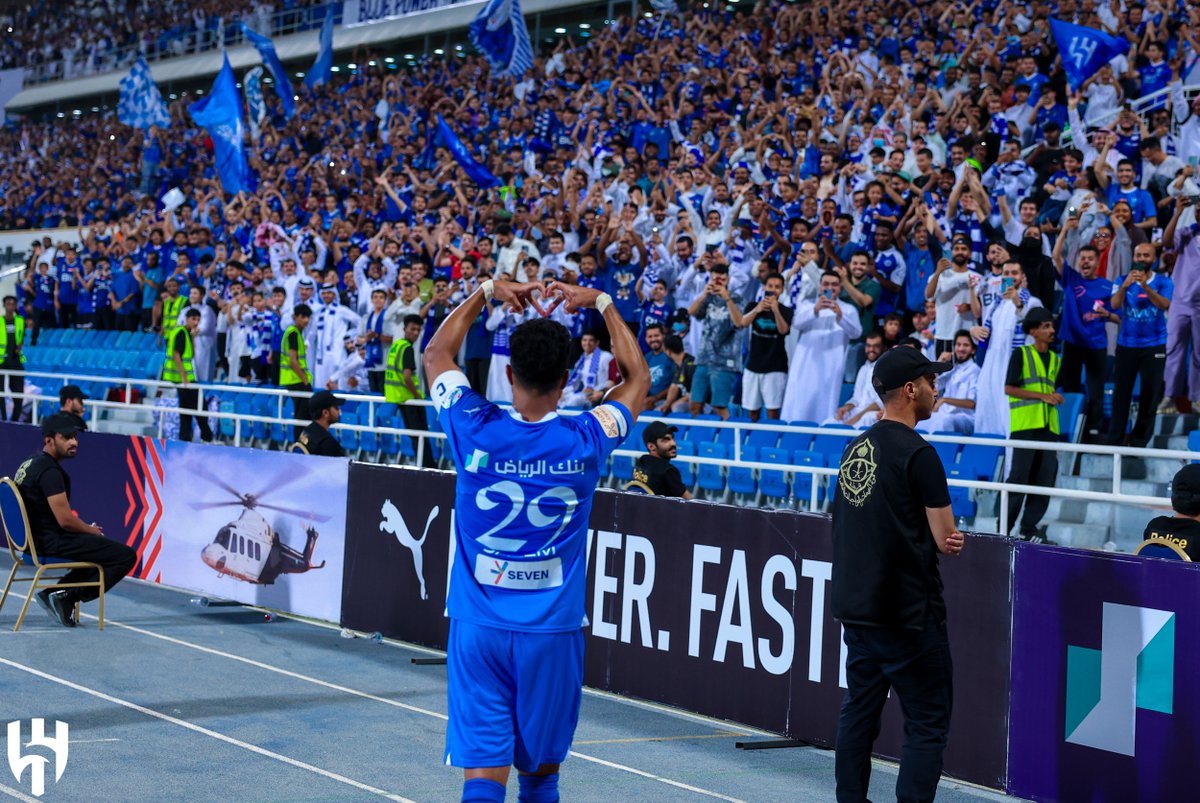 Alhilal_FC's tweet photo. 🔝طوفـان أزرق 😍💙

#الهلال https://t.co/VJkCMgq1Td