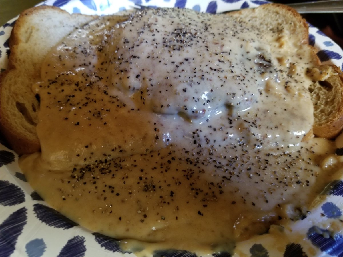 MightyBuckDuckD's tweet photo. Left over sausage from breakfast, couple pieces of bread and a tad bit of gravy, for lunch today! 😤😉
#RanchLife #BreakfastAnytime #GravyIsMyJam https://t.co/4m8jJmcrXW