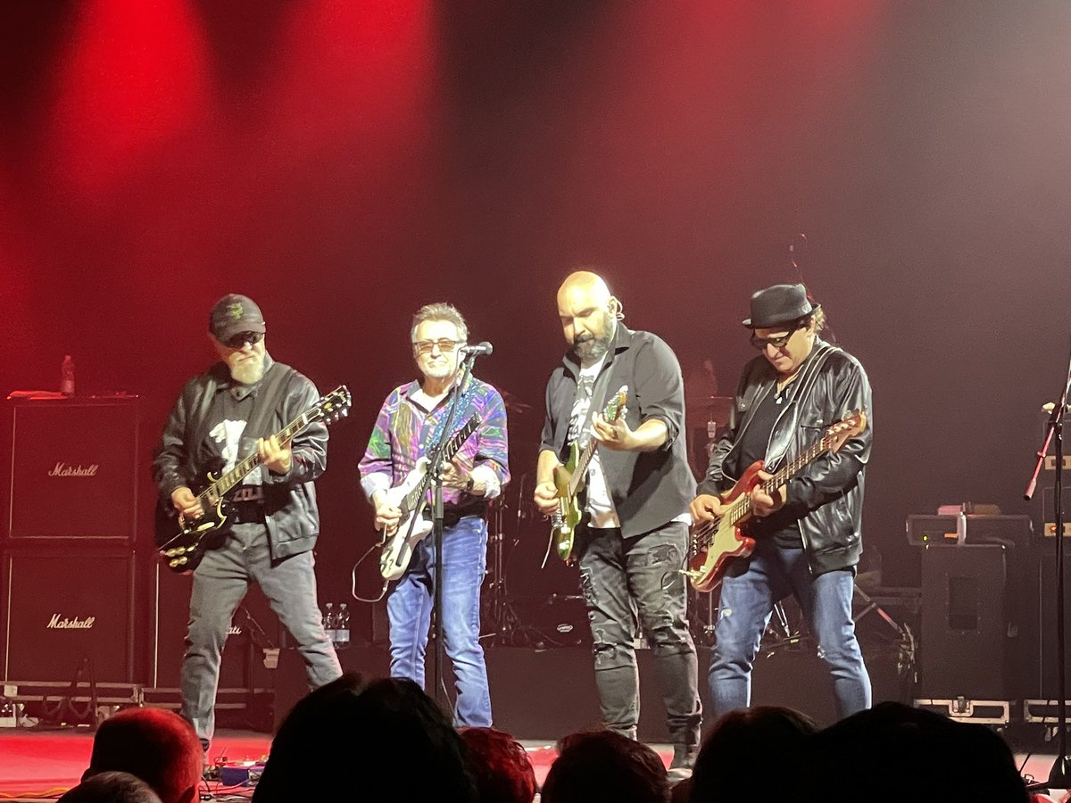 #BlueOyterCult rastura, očekujem after u #BlueOysteBar😎