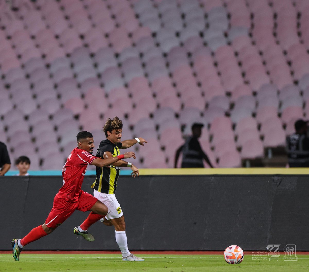 ittihad's tweet image. Jota on the wing 🎸
#الاتحاد_الوحدة