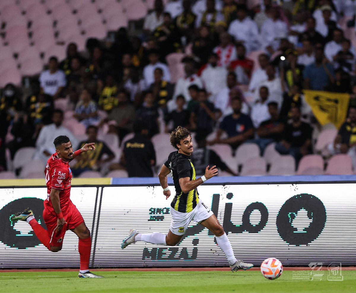 ittihad's tweet image. Jota on the wing 🎸
#الاتحاد_الوحدة
