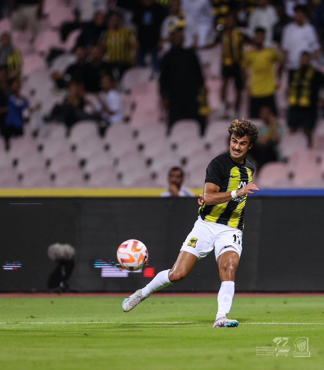 ittihad's tweet image. Jota on the wing 🎸
#الاتحاد_الوحدة