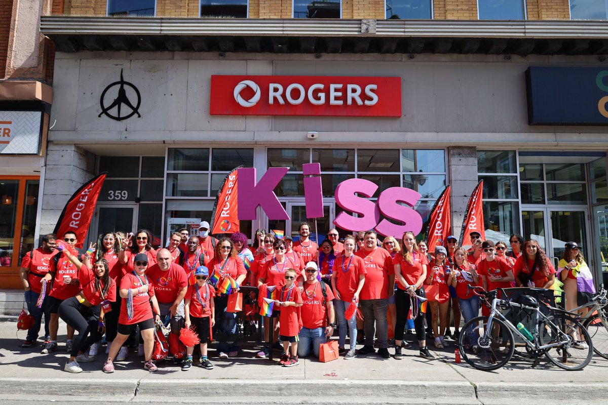 Rogers's tweet photo. We were proud to support our employees at @FierteCapPride as they celebrated Pride in the Capital this past weekend! ππ
Thank you @FierteCapPride for having us!
Join us as we continue to celebrate Pride across Canada! #WithYouWithPride https://t.co/ygXYJUlBX5