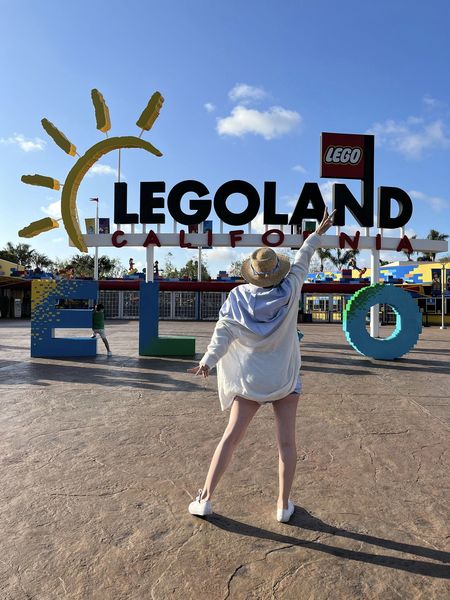 ¡California + legos = a grandiosas vacaciones! 

Ven a disfrutar de un divertido tiempo en
<a href="/legoland_ca/">LEGOLAND California Resort</a>, nuestros expertos en el #CaliforniaWelcomeCenter te ayudarán a elegir todo lo que necesitas para hacer un viaje increíble.

📷:  <a href="/andreatorreh/">Andrea Torre Hutt</a>