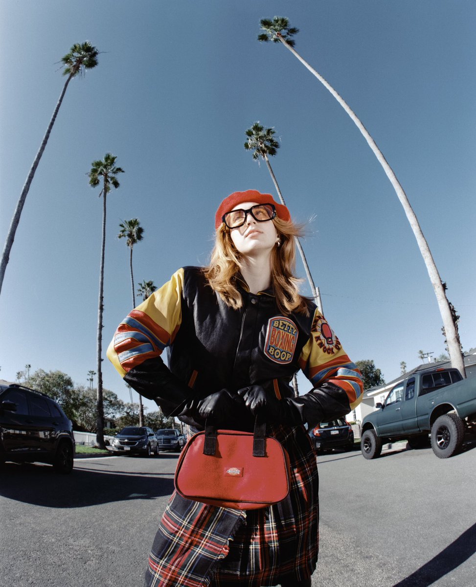 BEACASSO's tweet photo. Film photos I took of cool people wearing their sunglasses https://t.co/muqPRuE0KD