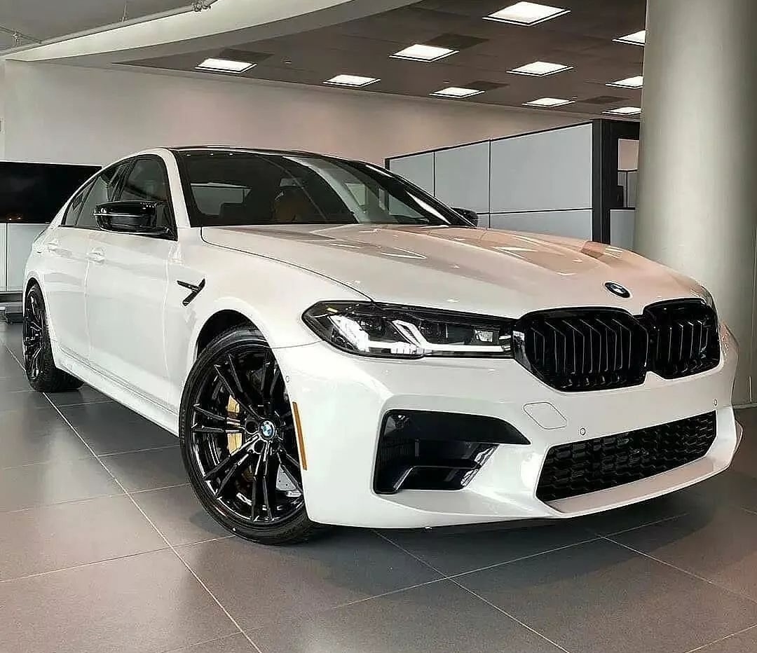 WorldWideCarsTM's tweet photo. BMW M5 F90 Competition LCI spec'd in Alpine White https://t.co/7QGffZsH5K