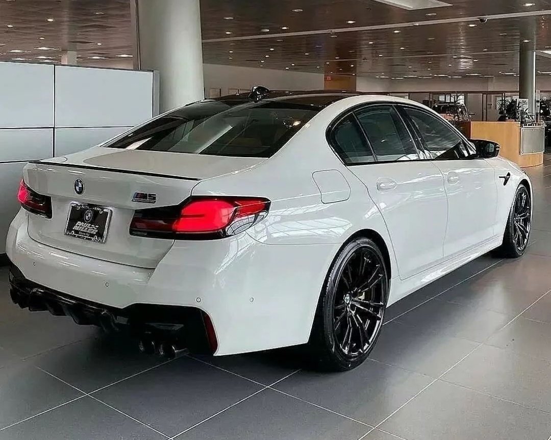 WorldWideCarsTM's tweet photo. BMW M5 F90 Competition LCI spec'd in Alpine White https://t.co/7QGffZsH5K