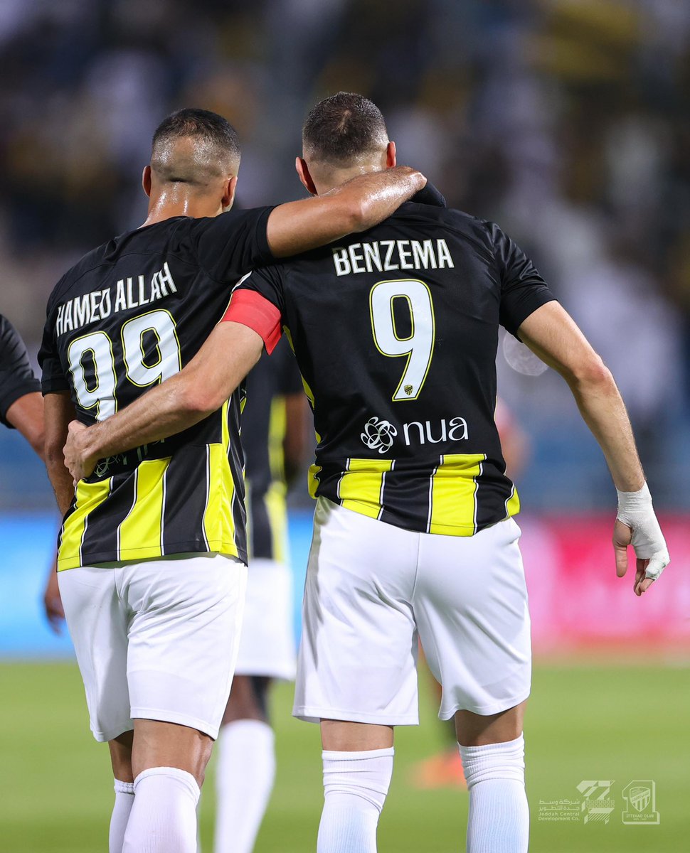 🚨 سلطان اللحياني - (محلل قنوات SSC) : 
خروج بنزيما كان إيجابي لنادي #الاتحاد ، ليس تقليلًا منه ولكن بسبب الشكل التكتيكي للفريق، خطورة الاتحاد الكبرى في أطرافه، نونو سانتو يجب أن يبدأ بالمشاركة بمهاجم وحيد ويتوقف عن إشراك بنزيما و حمدالله مع بعض.