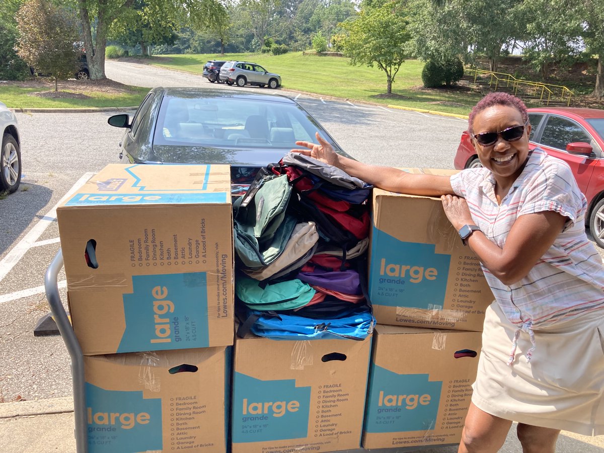 CrayonsMatter's tweet photo. 225 backpacks shared with the Newcomers School in Greensboro!  🎉 

#crayonsmatter #nonprofit #sogso #artmatters #schoolsupplies #domoregood #greensboronc @GCSchoolsNC https://t.co/wO6FZ8Ky0q
