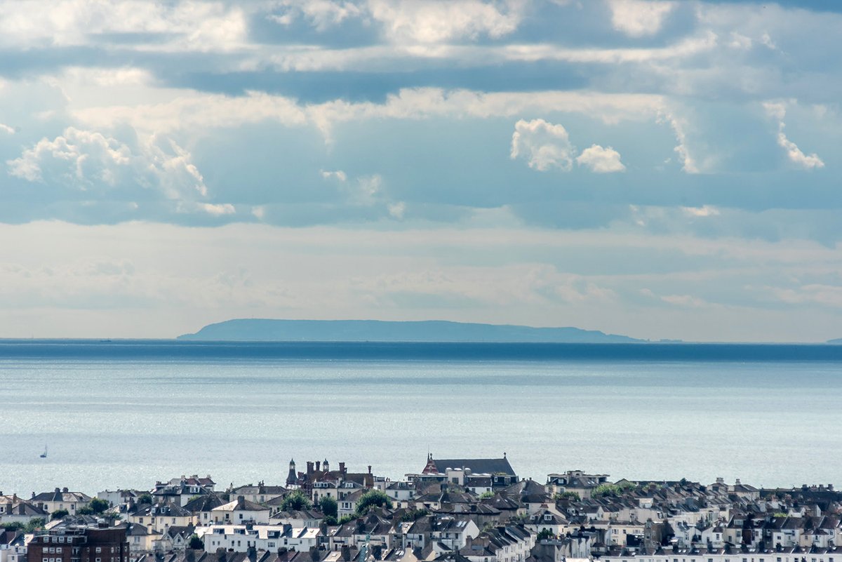 Brighton #isleofwight #nikon #fiftymilesaway #longlens #englishchannel #seaside #foreshortened #whitehawkhill