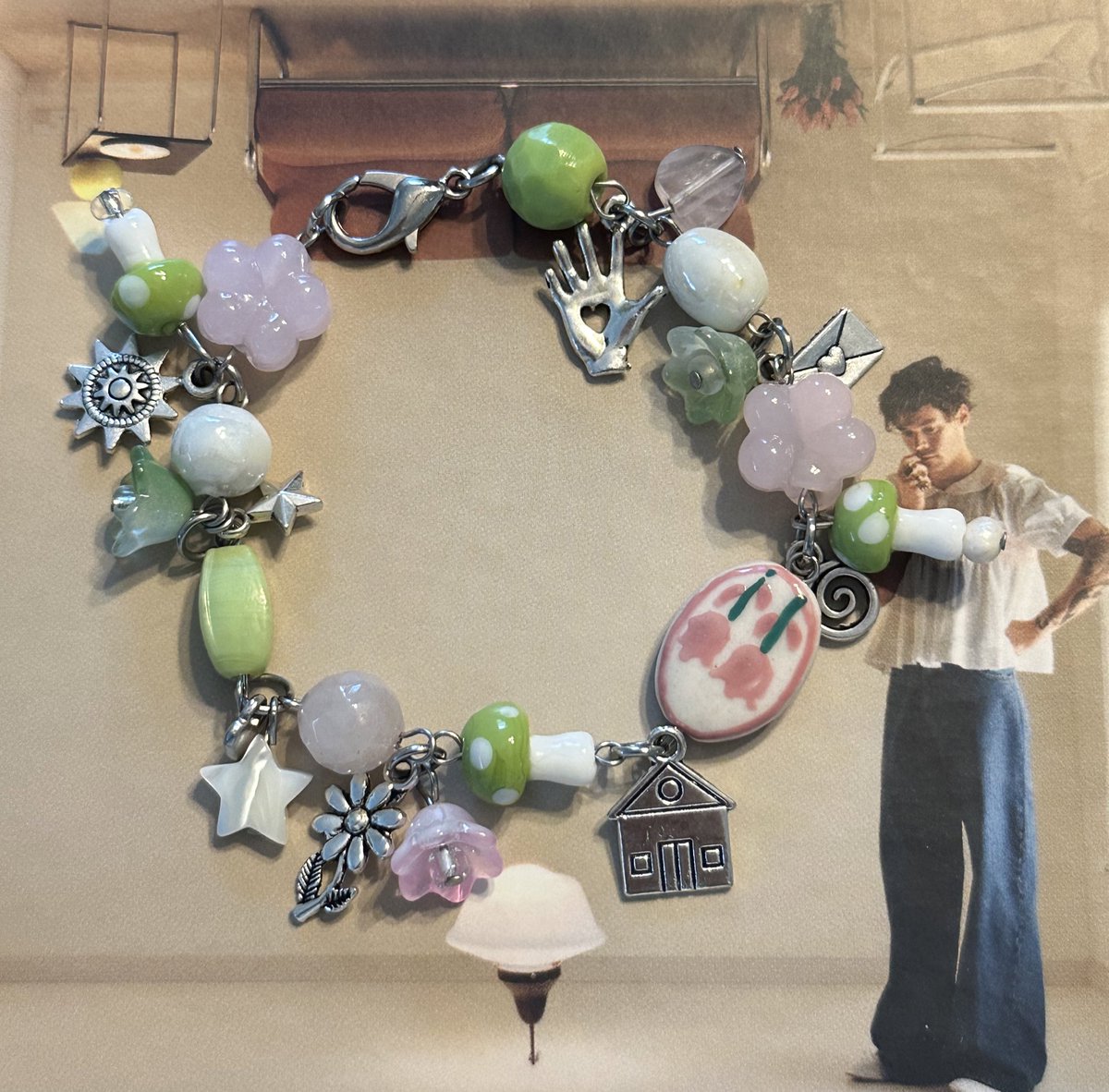 braceletladyy's tweet photo. harry jewelry giveaway!! 

1 winner will get a custom of anything they want! bracelet, keychain, earrings, etc!

everything below will be available to purchase this sunday! 

to enter
- follow me + rt
-rt this tweet

ends sunday 9/3, same day as the drop! https://t.co/Ry1hLUNHts