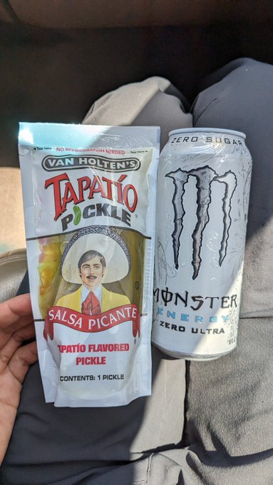 Breakfast 😌 https://t.co/mkFskwnHQT