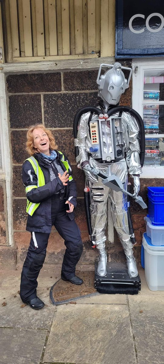 HKerschl's tweet photo. Enjoyed #BankHolidayMonday motorbiking in the #peakdistrict to #Cromford which has become a favourite destination thanks to @MikeHanson3 and a great @ITIUK #WalkingWeekend a few years ago. Couldn't help visiting the #comicbook store π https://t.co/YeA9Wq1Ezs