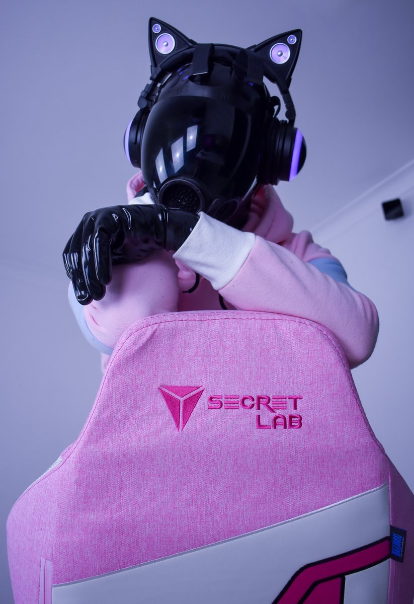 Shamelessly jumping on the VTuber vs IRL trend again 🌀