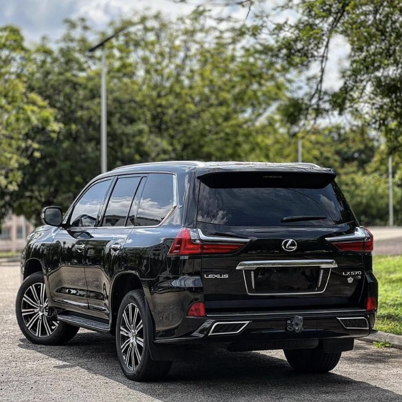 Lexus LX570 VIP

2021