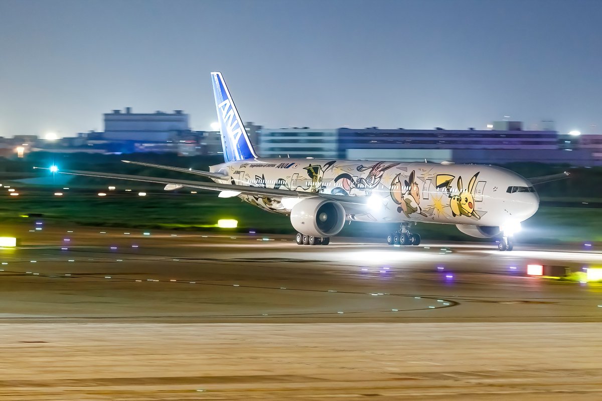 chenjiayue4's tweet photo. ANA's second-generation Pokémon artist "Eevee Jet" JA784A took off in Xiamen. #JA784A #Pokemon #ANA https://t.co/rhPyTQ37al