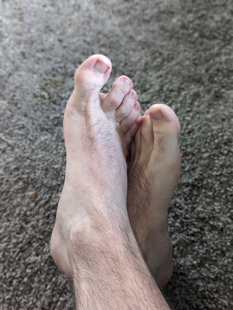 DaddysFeetPics's tweet photo. 🤤 #feet #foot #footfetish #gayfeet #guysfeet #mensfeet #manfeet #gaybear #hairymanfeet #mantoes #hairytoes #stinkymanfeet https://t.co/mqdHqE8ITx