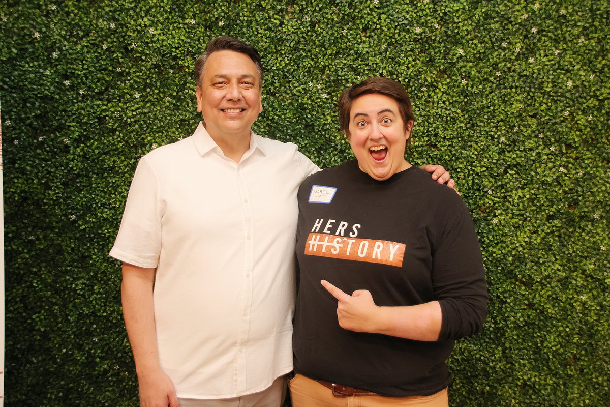 AlanDettlaff's tweet photo. Here are some of my favorite shots from last week's Houston book launch! Thank you to everyone who came out to celebrate with me! I'm so grateful to know you! (1/3) https://t.co/0oBwlPLYTN